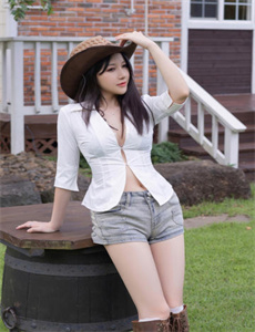 《性感玉女包玉婷》