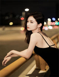 《辰巳奈都子》