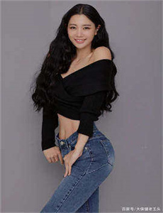 《丰满少妇黑森林A片》