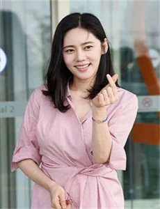 《翁公咬着小娇乳H边走边欢视频》