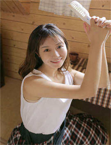 《比基尼怪女》