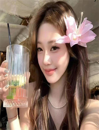 喜剧片艺术分析：世界多美丽2018的市场表现与观众反响 ——深入探索喜剧片的艺术世界